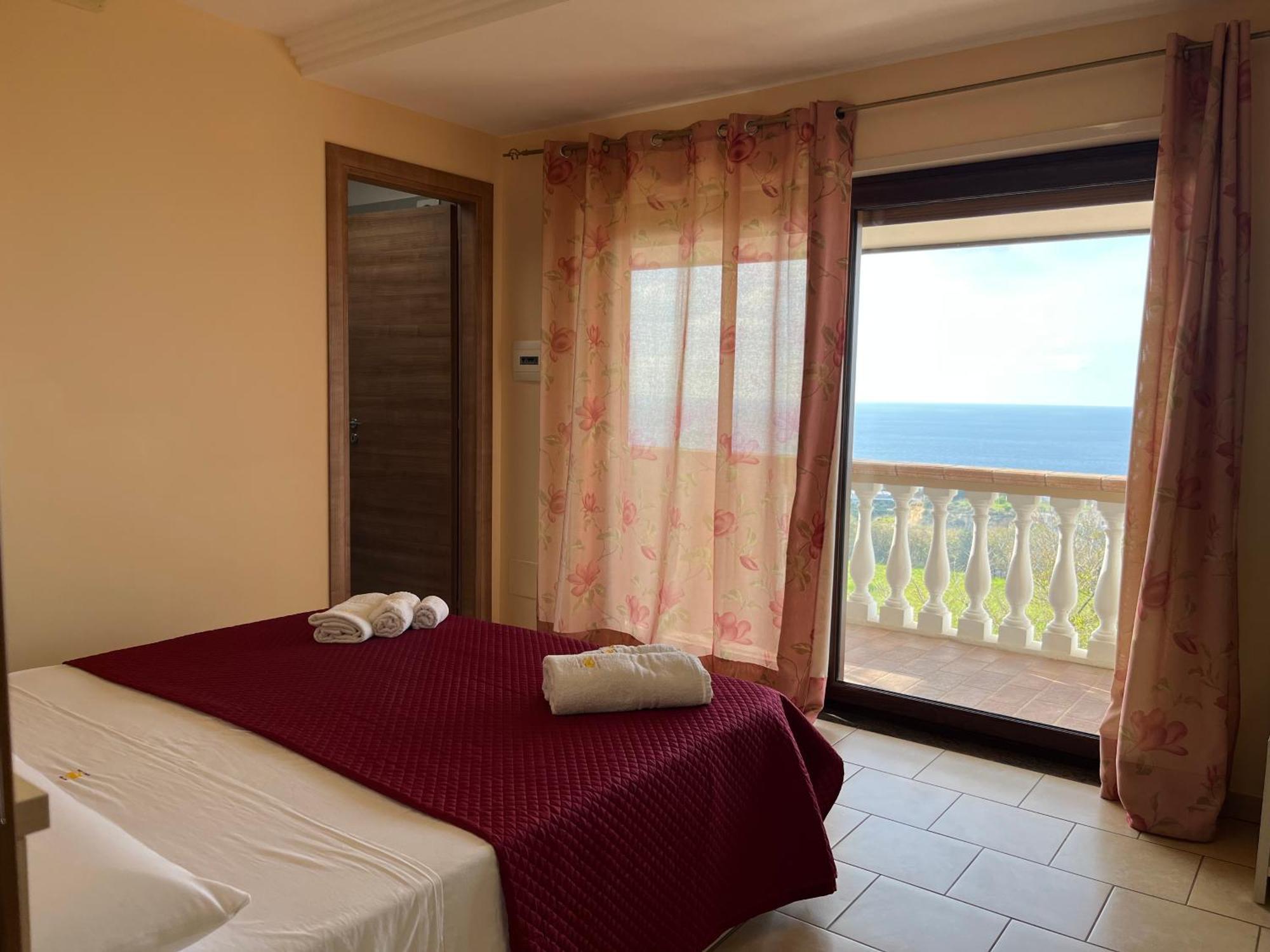 Residenza Domus Aurea Tropea- Vista Mare Hotel Santa Domenica  Bagian luar foto